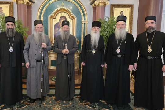 VAŽNI CRKVENI RAZGOVORI IZA ZATVORENIH VRATA: Održana sednica Sinoda Srpske pravoslavne crkve