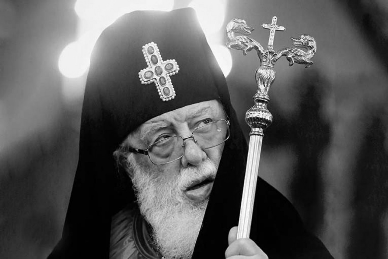 PREDVIDEO KORONU, A NJEGOVO POSLEDNJE PREDSKAZANJE BUDI JEZU! Patrijarh Ilija II bio je poznat kao duhovni prorok našeg vremena - UPOKOJIO SE U 93. GODINI!