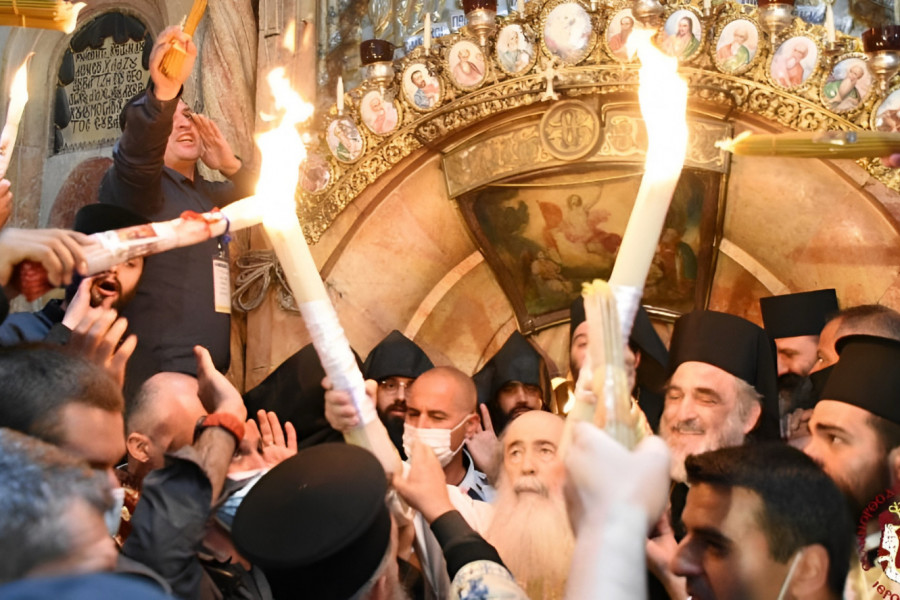 DA LI ĆE OVE GODINE BITI PRAVOSLAVNOG VASKRSA? Izrael zatvorio svetinju u kojoj na Veliku subotu 2.000 godina silazi Blagodatni oganj