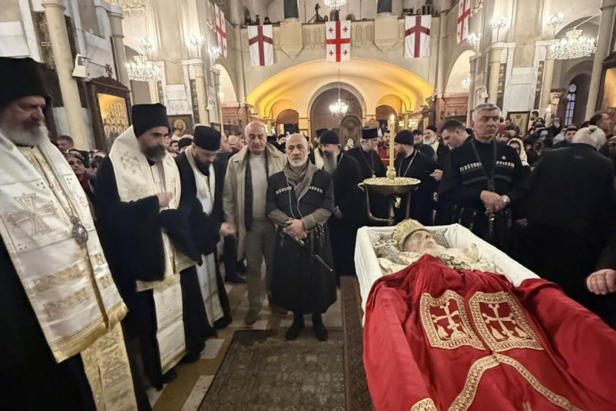 POSLEDNJI ISPRAĆAJ DUHOVNOG VOĐE GRUZIJE: Počelo opelo patrijarhu Iliji II uz prisustvo poglavara iz celog pravoslavlja – evo ko je u delegaciji Srpske crkve