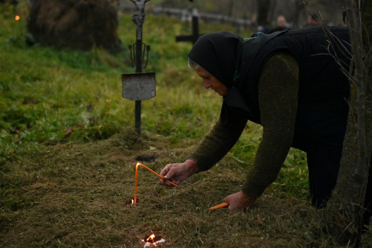 “NE ZNAM KOME SMETAJU MRTVI LJUDI”: Vandali ponovo oskrnavili pravoslavne grobove u BiH