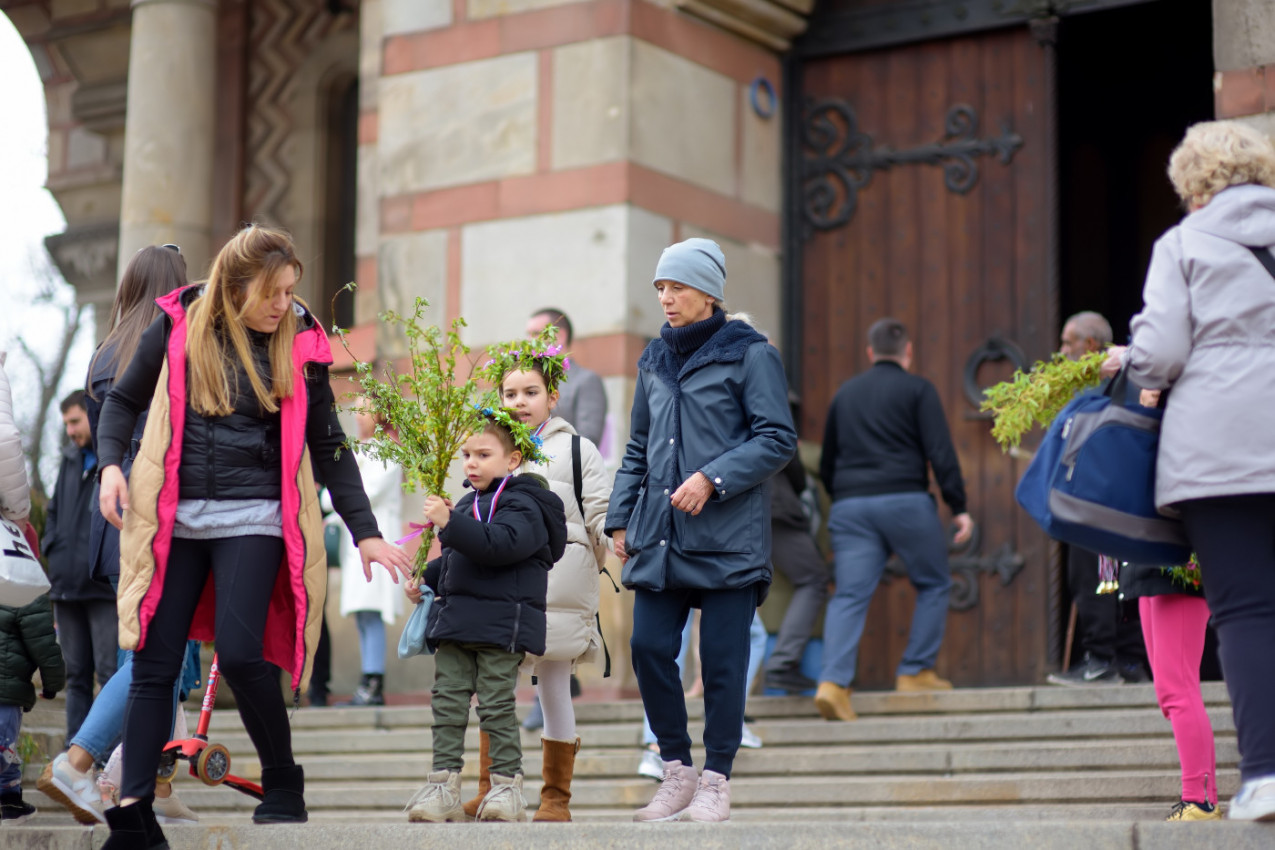 ŠTA SA VRBICOM POSLE LAZAREVE SUBOTE, KAO I SA ONOM OD PROŠLE GODINE: Sveštenik objasnio kako i gde se odlažu vrbine grančice