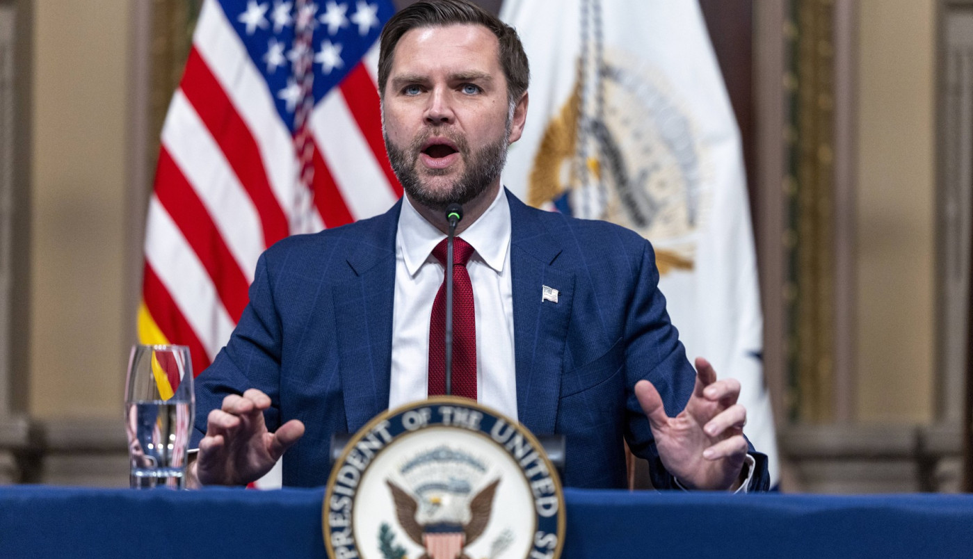 “TO NISU VANZEMALJCI, TO SU DEMONI!”: Potpredsednik Sjedinjenih Američkih Država šokirao tvrdnjom o nečistim silama koje navodno zavode čovečanstvo