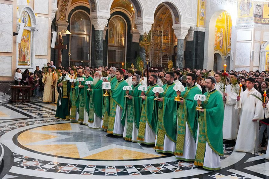 ŠTA SE DOGAĐA KADA BLAGOVESTI PADNU U STRASNU SEDMICU: Evo kako se menja poredak službi i šta vernici smeju da jedu
