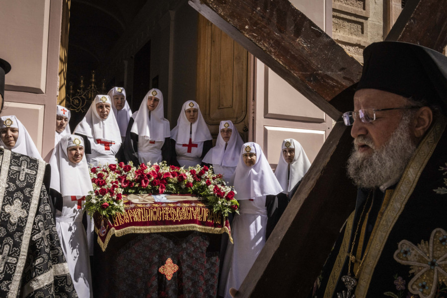VELIKI PETAK U SVETOJ ZEMLJI: Litija pod vojnom pratnjom kroz Jerusalim izazvala snažne emocije (VIDEO)