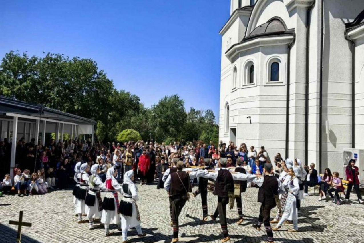VELIKO SABRANJE DVA NARODA NA NOVOM BEOGRADU, KOJE ĆE DUGO DA SE PAMTI: Grci i Srbi pod svodom hrama Svetog Simeona (FOTO)