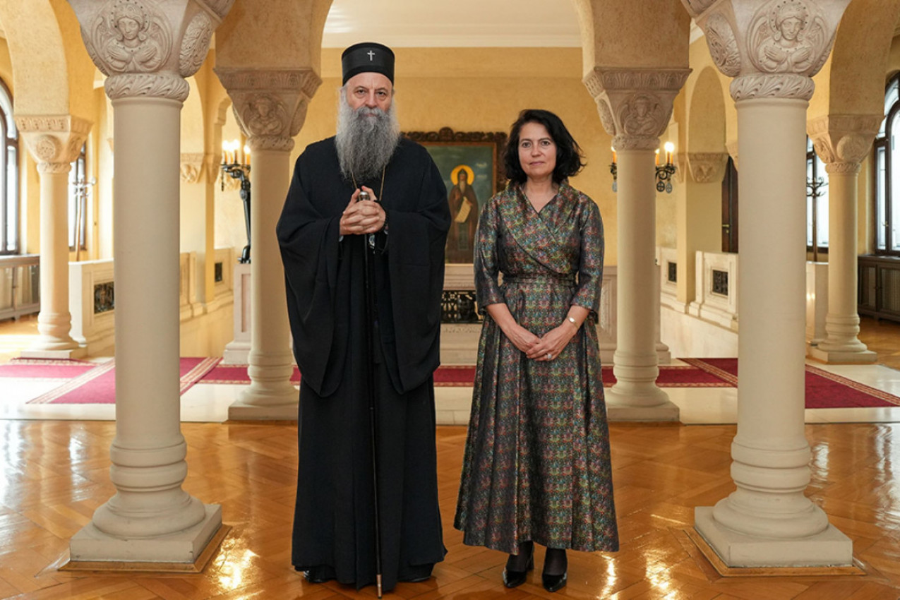 VAŽAN SASTANAK U PATRIJARŠIJSKOM DVORU: Patrijarh Porfirije i predstavnica Ujedinjenih nacija otvorili ključna pitanja o Kosovu i Metohiji