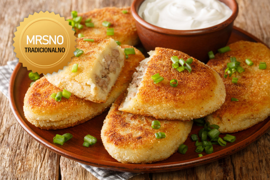 MIRIS I UKUS KOJI OKUPLJAJU PORODICU: Vojvođanski tašci sa mesom kakve su pravile naše bake