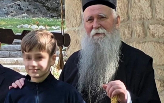TRAGEDIJA I BOL ZAUSTAVILI DAH JEDNE SVEŠTENIČKE KUĆE: Odlazak malog anđela Jovana Kneževića