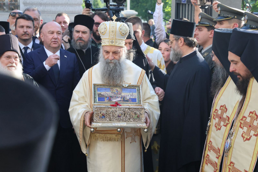 POJAS PRESVETE BOGORODICE JOŠ OSTAJE U BEOGRADU: Patrijarh Porfirije upravo saopštio važnu vest (VIDEO)
