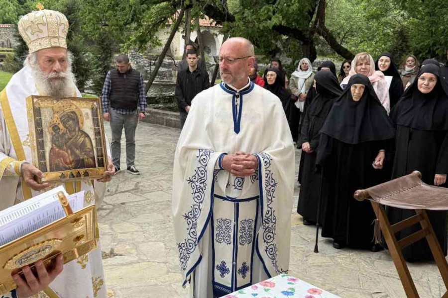 ZAŠTITNICA SRPSKOG RODA - OVA IKONA SE SAMA "VRATILA" NA KOSOVO: Bogorodica se prikazala srpskom patrijarhu i rekla mu da vrati svetinju u Pećku patrijaršiju