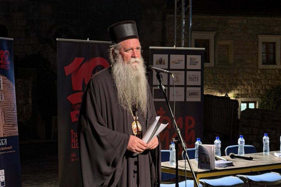 “KOLIKO GOD SMO ČUVALI ĆIRILICU, JOŠ VIŠE JE ONA ČUVALA NAS“: Na otvaranju festivala posvećenog srpskom pismu, mitropolit Joanikije poslao važnu poruku