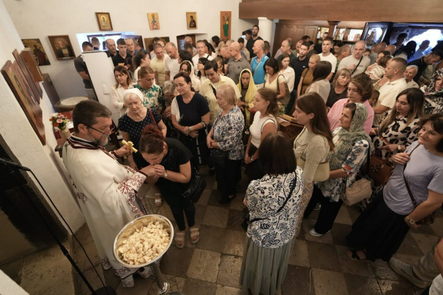 “KAD MISLIŠ DA BAŠ VIŠE NIŠTA NE MOŽEŠ, E DA VIDIŠ ŠTA SVE MOŽEŠ!”: Otac Gojko Perović tumači jevanđelsku priču o talantima