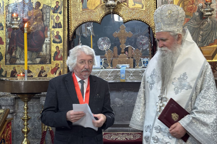 VISOKO CRKVENO ODLIKOVANJE: Budimiru Dubaku uručen orden Svetog Save u Manastiru Morača