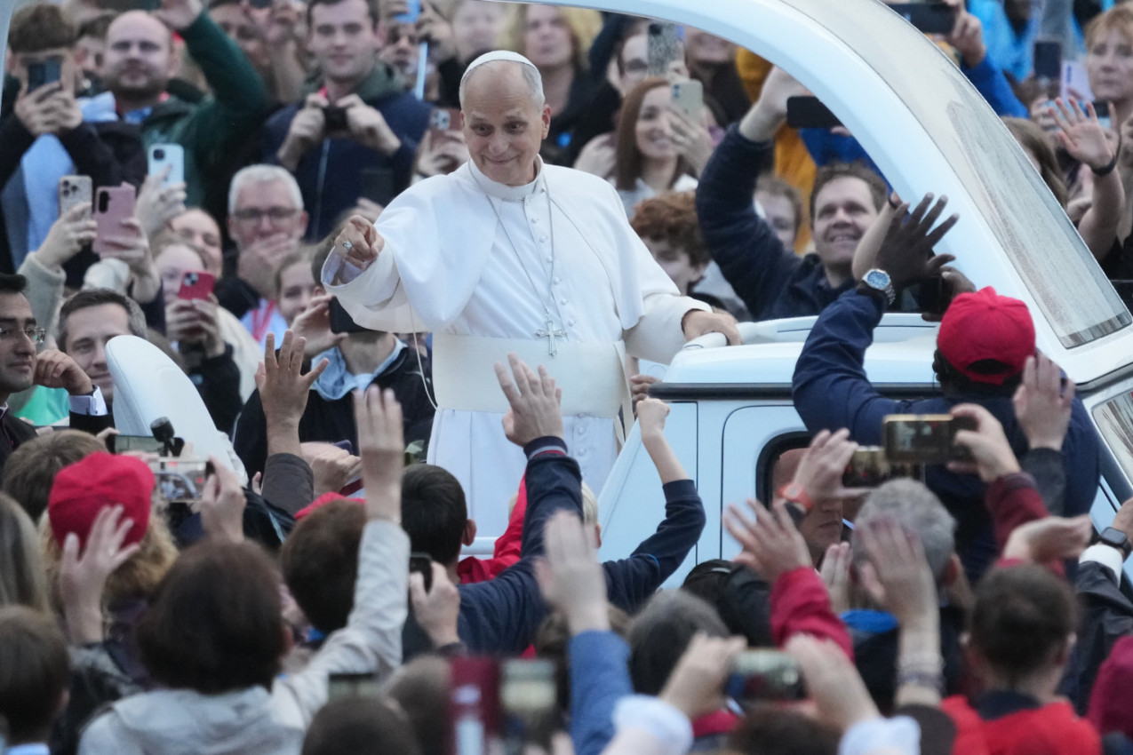 OSAM DANA POSLE OPERACIJE PAPA LAV PONOVO PRED VERNICIMA: Ono što su lekari otkrili posebno je važno